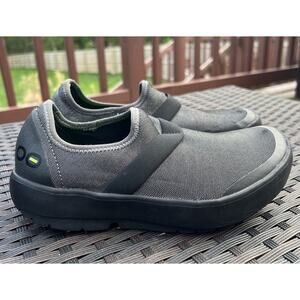 OOFOS OOmg Low Recovery Shoes Size 6.5 Womens EU 37 Slip On Silver Black Comfort